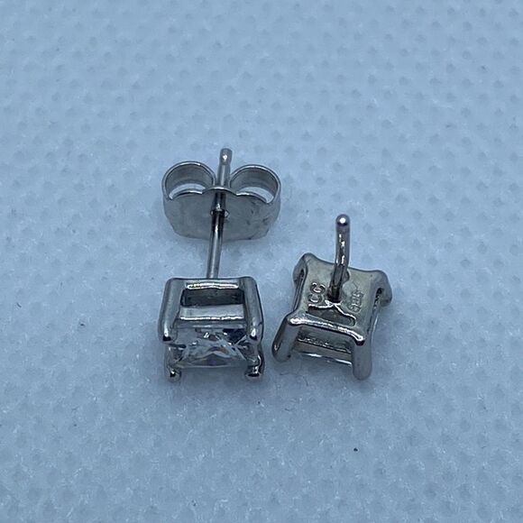 💛 925 Princess Cut CZ Stud Earrings - Picture 5 of 6